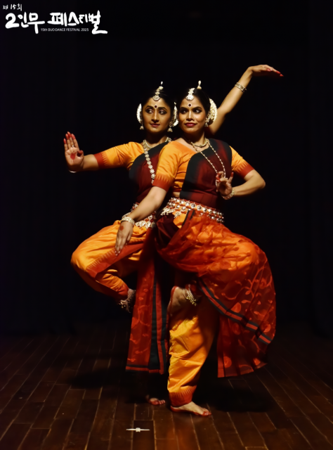 ‘Odissi Unfolded... in rhythm grace & emotion’ - In Tandem (Madhulita Mohapatra, Sahana R Maiya / 인도)